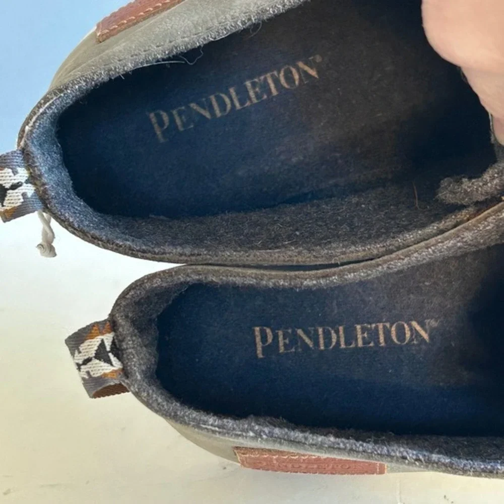 Pendleton‎ Woolen Mills Chukka Boots Men's Size 11 Grey Wool Leather Vibram Sole